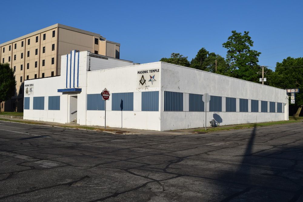 Office For Sale: 102 S Wall Ave, Joplin, MO 64801